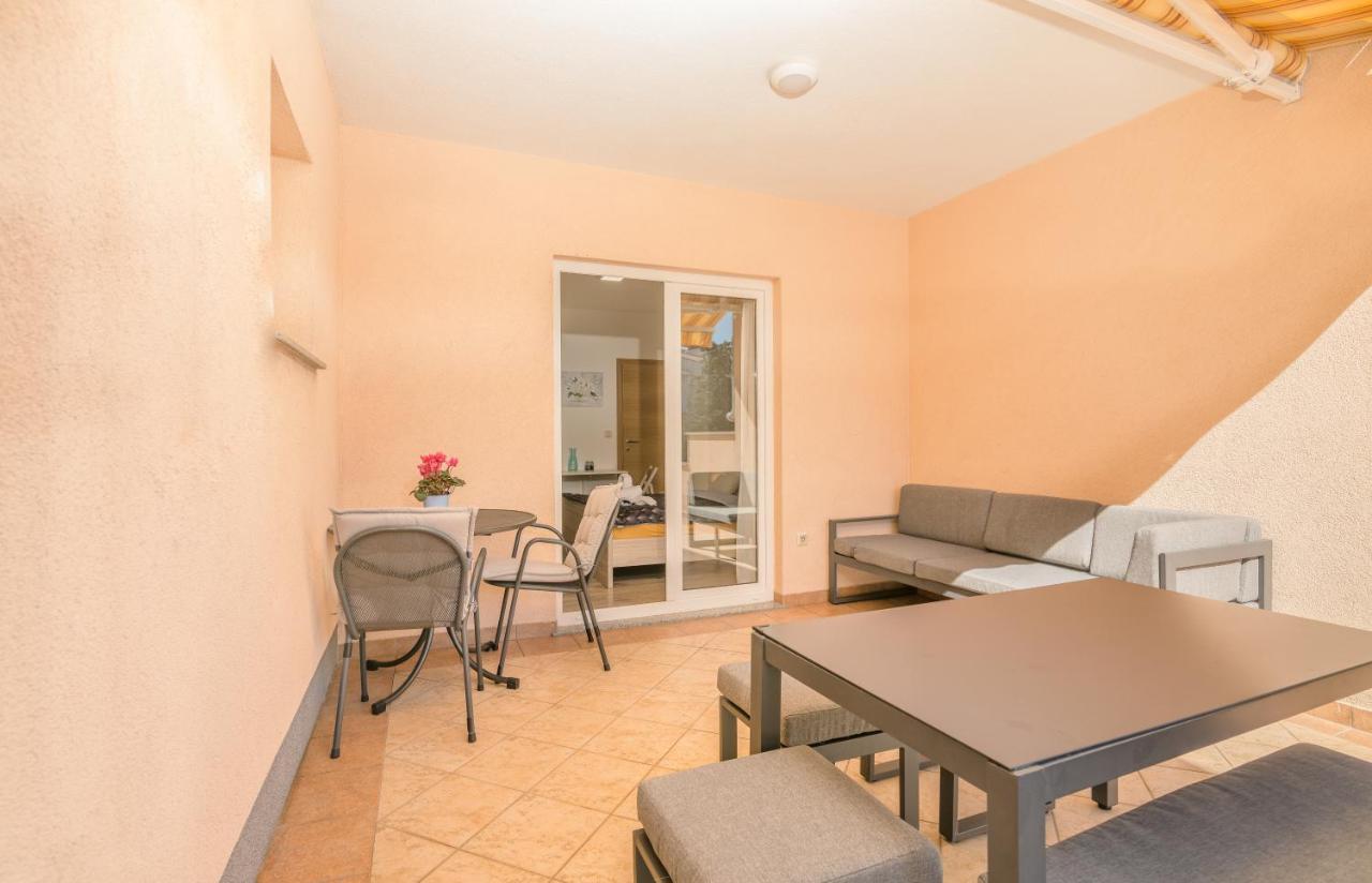 Apartment Stella Di Mare 2 Кърк Екстериор снимка